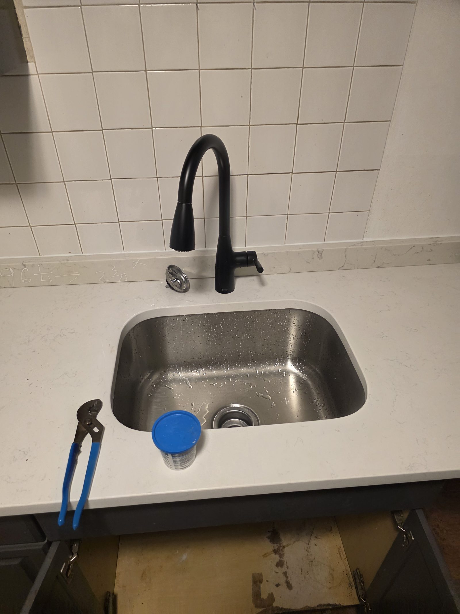 New undermount sink and matte black faucet installation